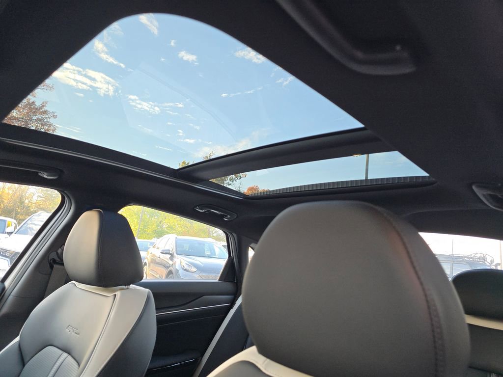 New 2026 Kia K5 GT-Line w/ GT-Line Premium Package image 3