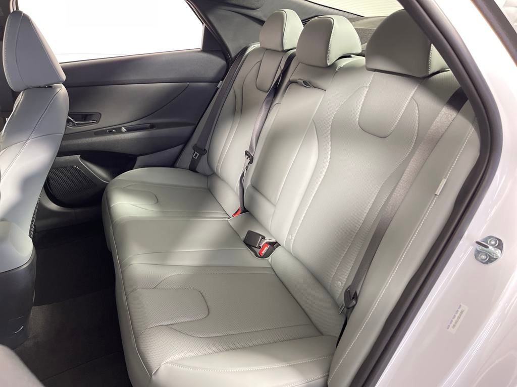 New 2025 Hyundai Elantra Limited image 13