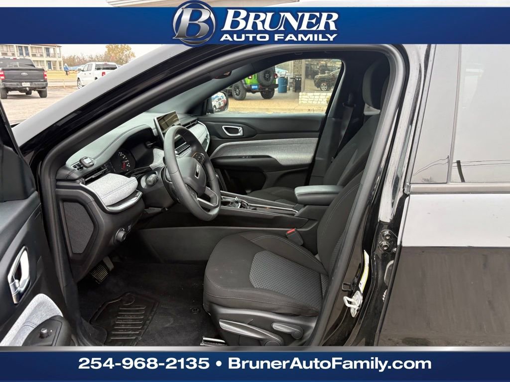 Used 2024 Jeep Compass Sport image 14