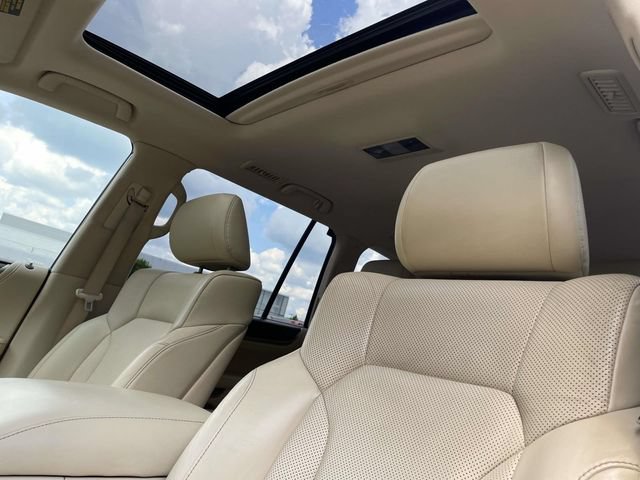 Used 2021 Lexus LX 570 4WD w/ Luxury Package image 16