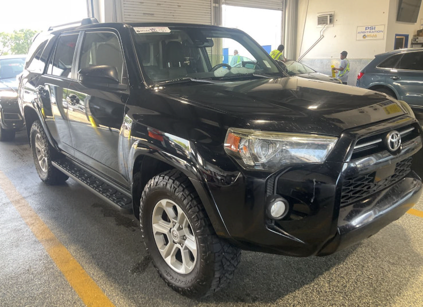 Used 2020 Toyota 4Runner SR5 AWD/4WD image 3