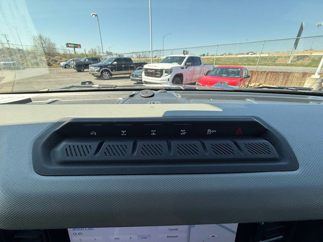 Used 2023 Ford Bronco Badlands image 36