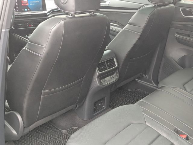 Used 2024 Volkswagen Atlas Cross Sport SEL R-Line AWD/4WD image 16
