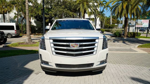 Used 2019 Cadillac Escalade ESV Premium Luxury image 4