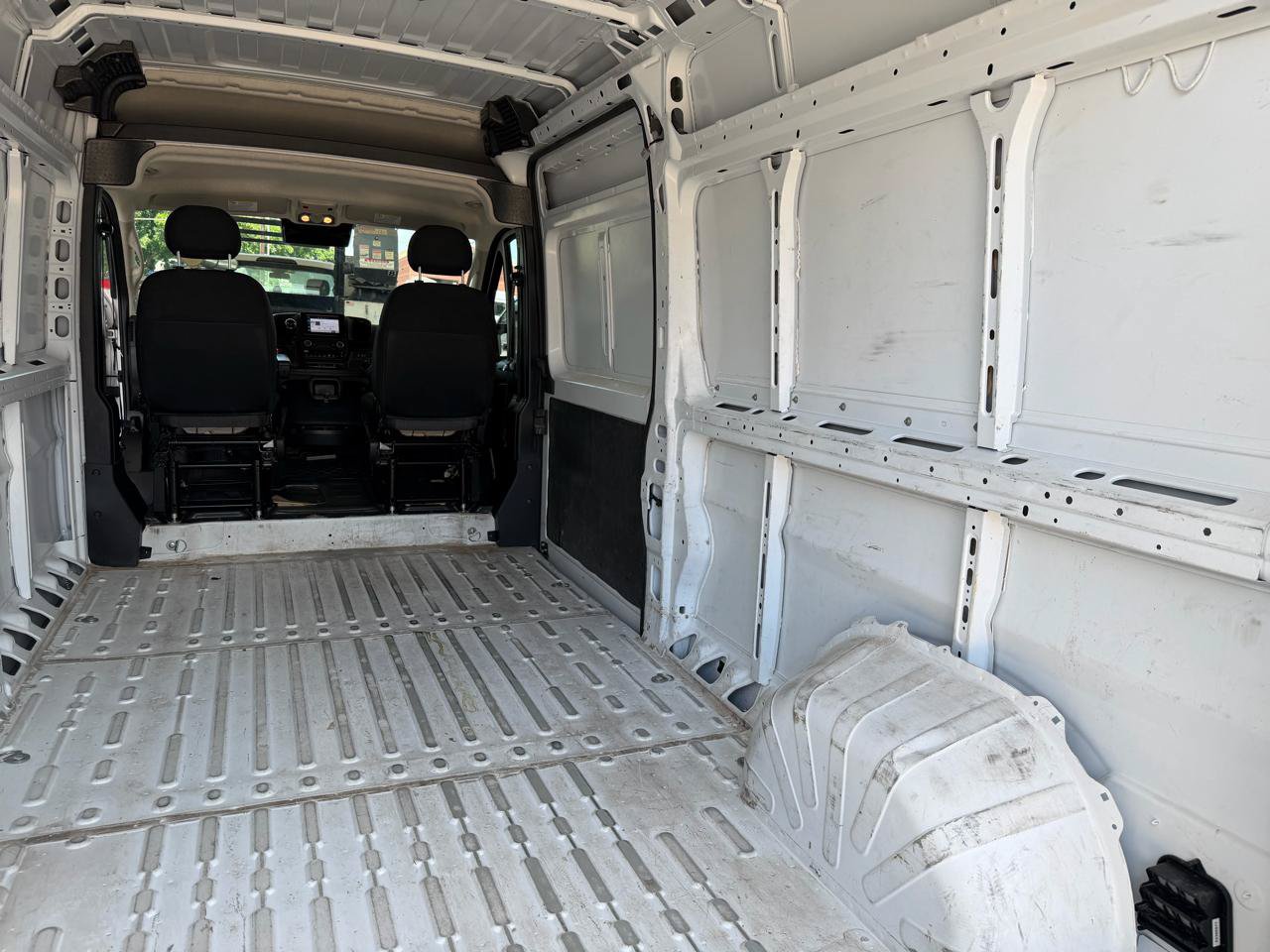 Used 2025 RAM ProMaster 2500 w/ Convenience Group FWD image 23