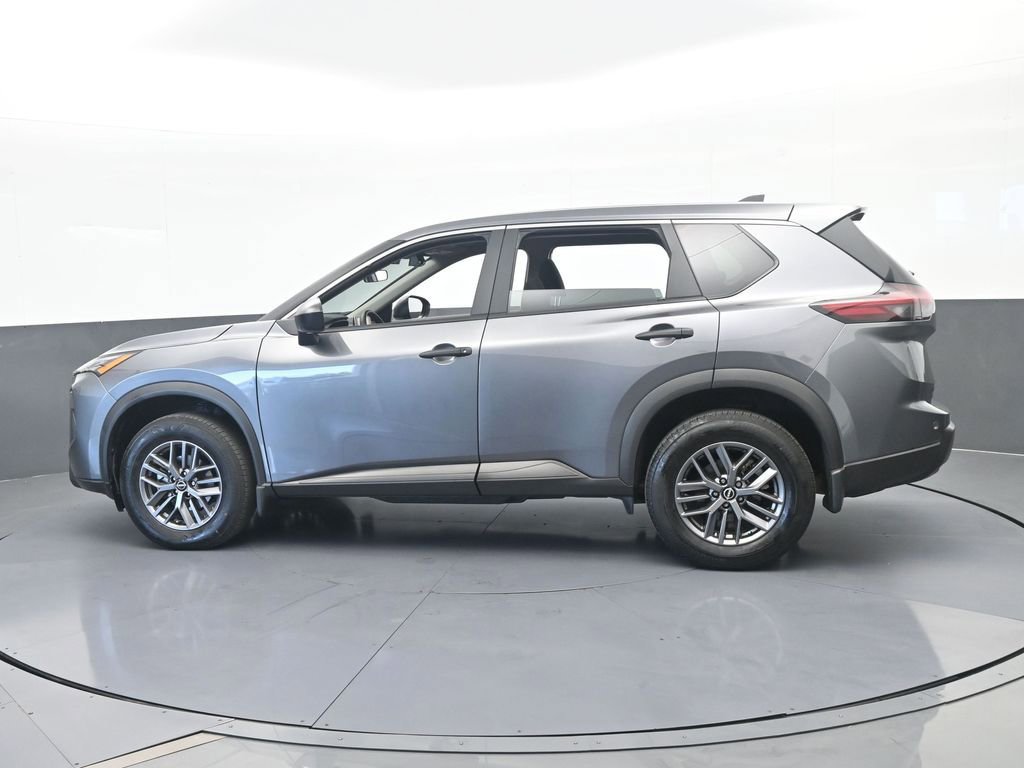 Used 2025 Nissan Rogue S FWD image 3