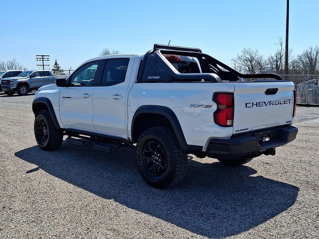 Used 2025 Chevrolet Colorado ZR2 w/ Midnight Edition image 7