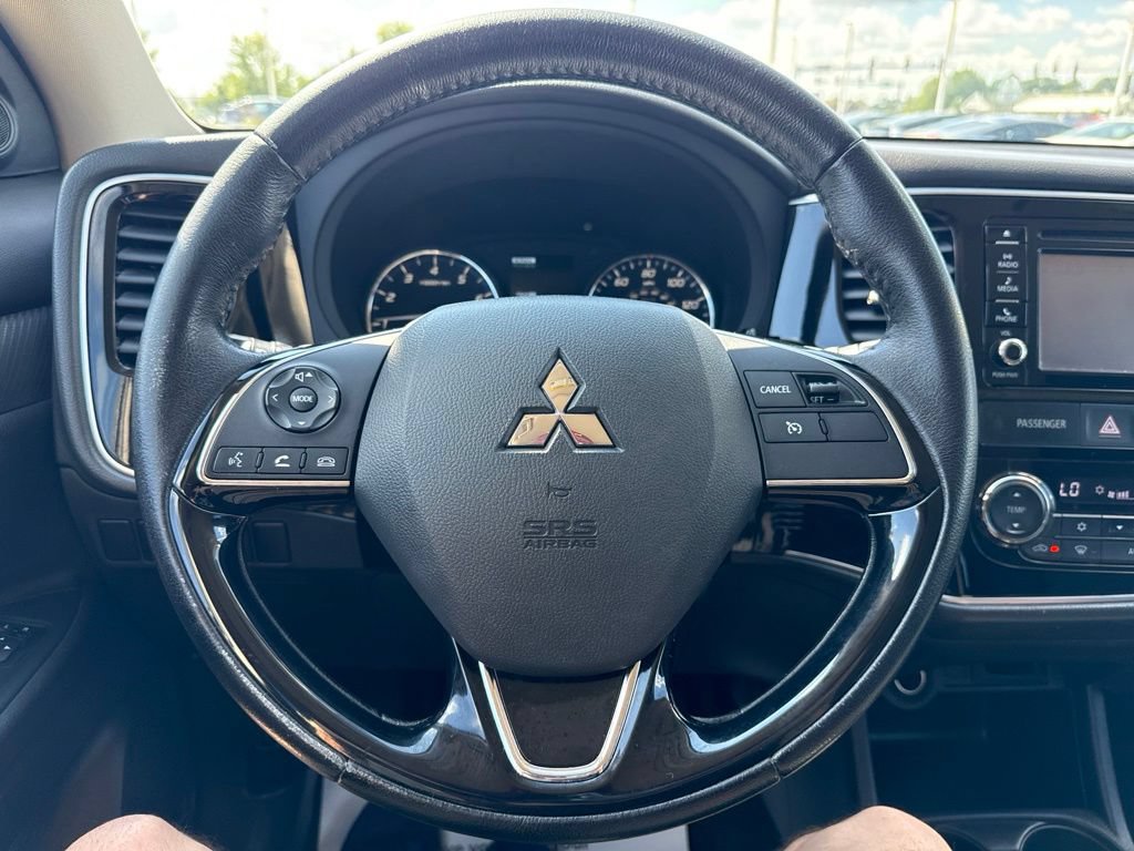 Used 2016 Mitsubishi Outlander SE AWD/4WD image 12