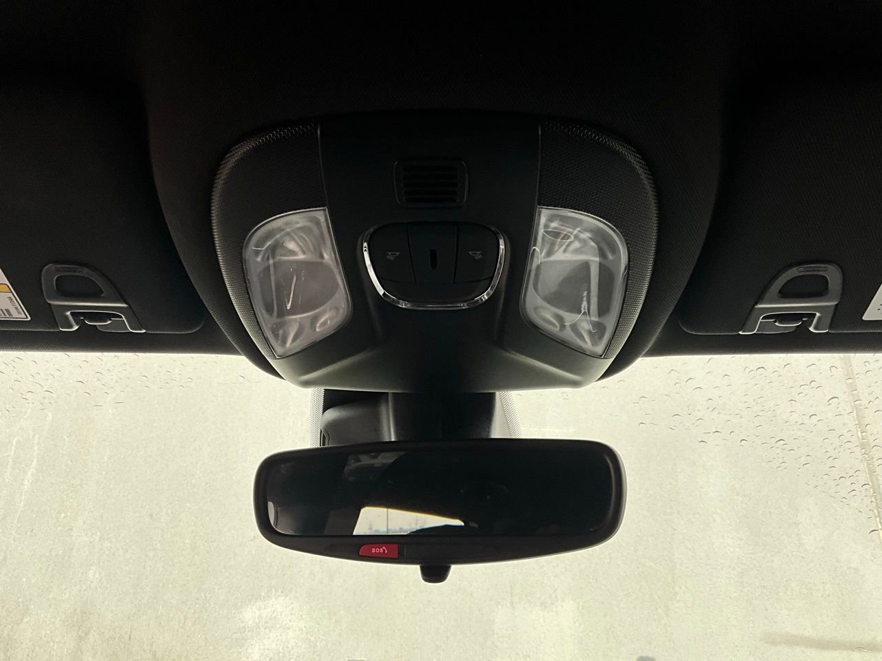 Used 2025 Jeep Compass Latitude AWD/4WD image 15