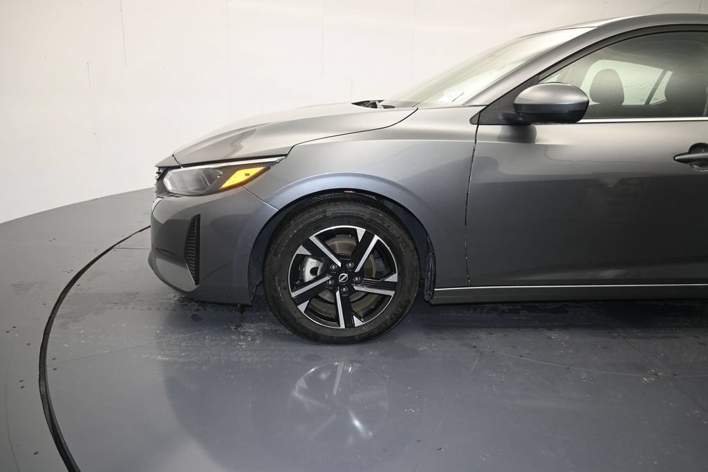 Used 2024 Nissan Sentra SV FWD image 9