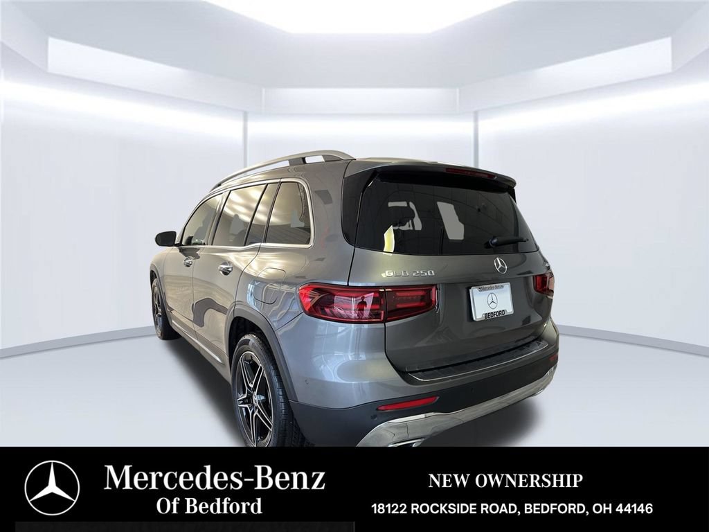 Used 2026 Mercedes-Benz GLB 250 4MATIC image 3
