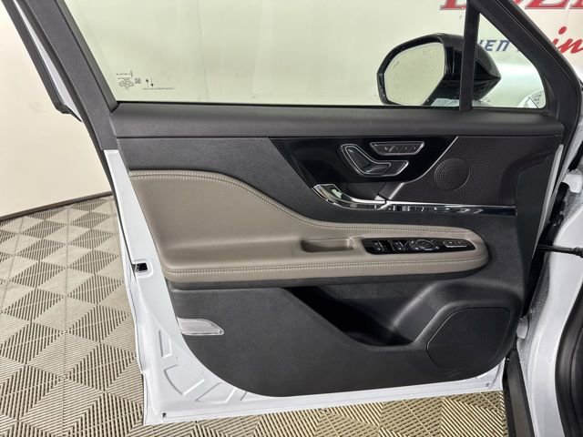 New 2026 Lincoln Corsair Premiere image 15