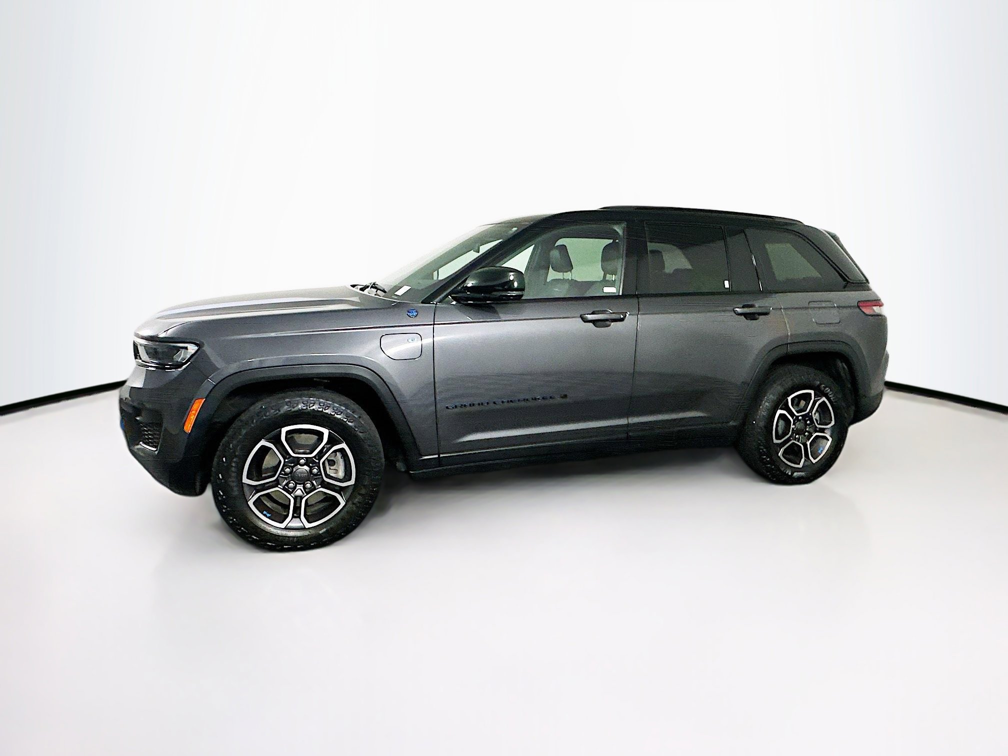 Used 2022 Jeep Grand Cherokee Trailhawk image 4