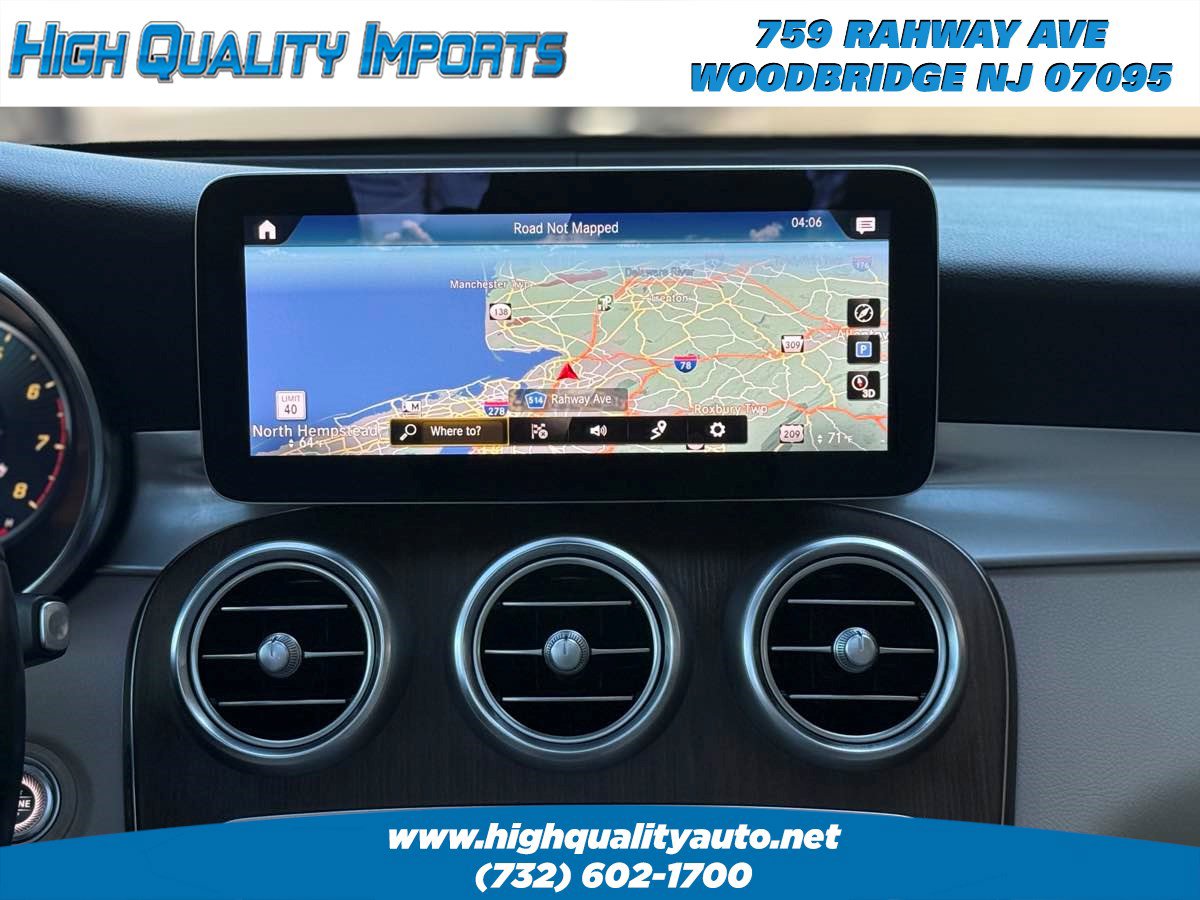 Used 2021 Mercedes-Benz GLC 300 4MATIC w/ Multimedia Package image 31