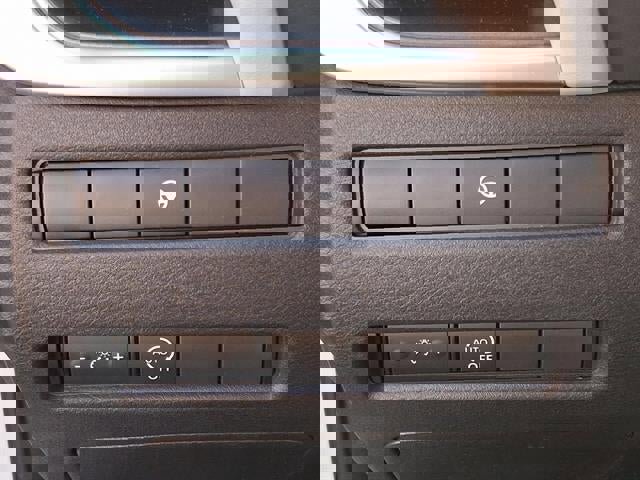 Certified 2023 Nissan Rogue SV image 23