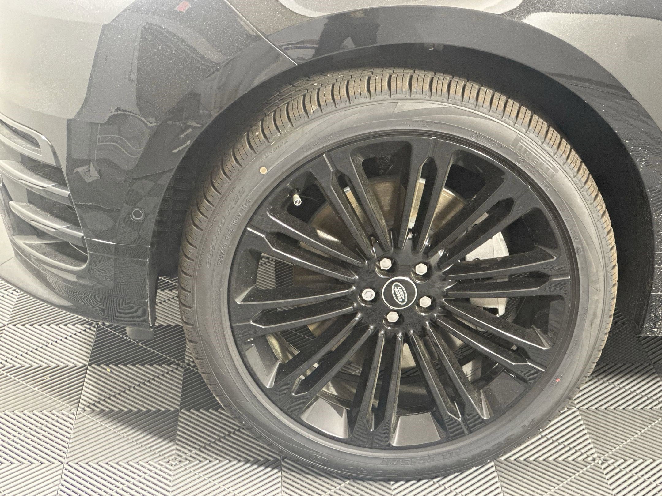 New 2026 Land Rover Range Rover Velar Dynamic SE image 8