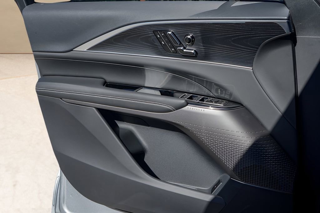 New 2026 Cadillac Lyriq Luxury w/ LPO, Floor Liner Package AWD/4WD image 16