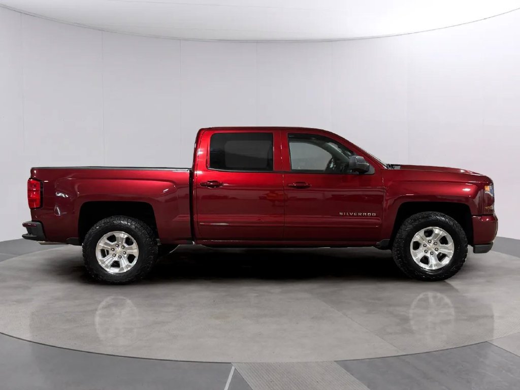 Used 2017 Chevrolet Silverado 1500 LT w/ All Star Edition AWD/4WD image 2