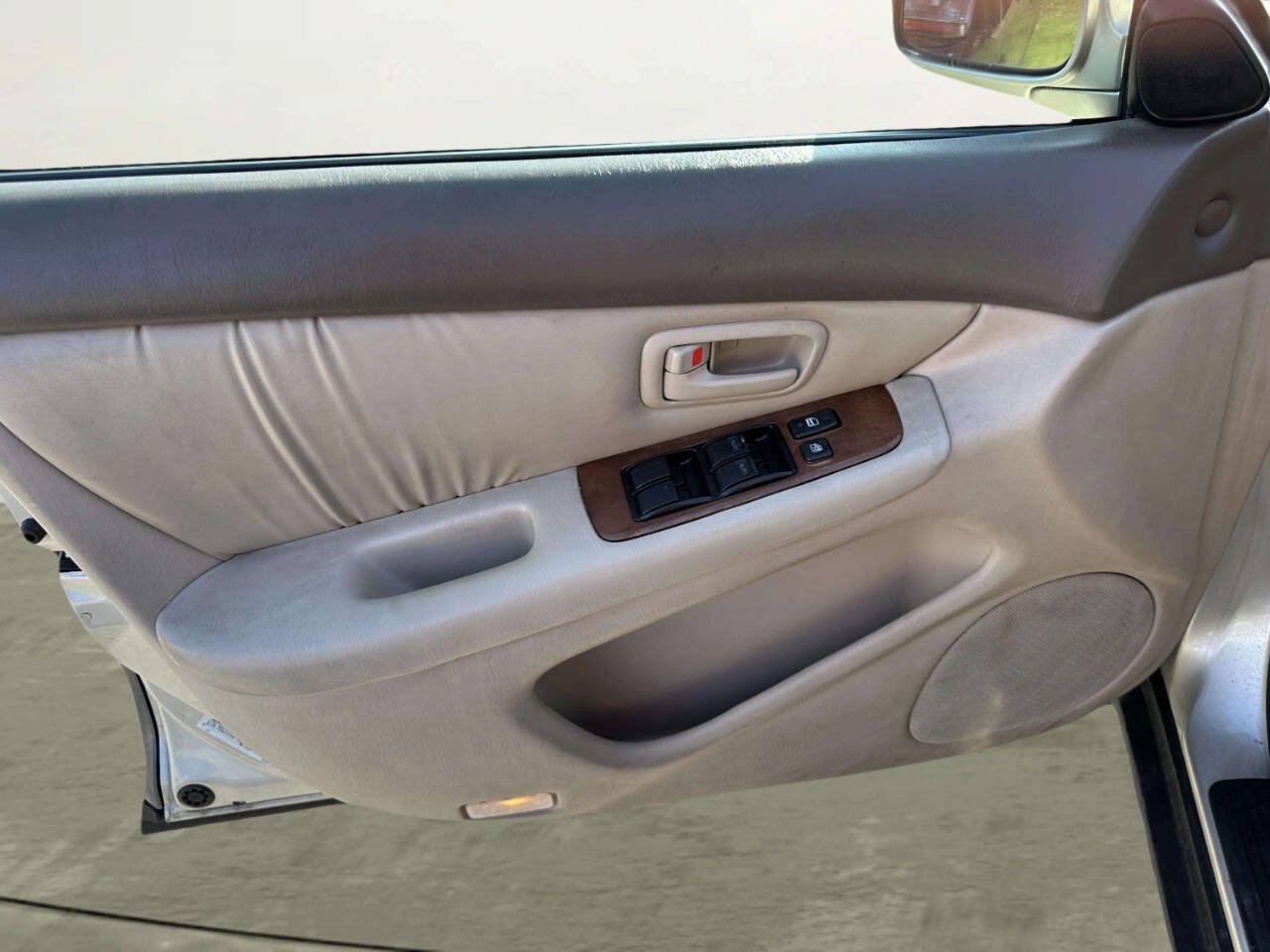 Used 1999 Lexus ES 330 w/ Lexus Value Pkg FWD image 6