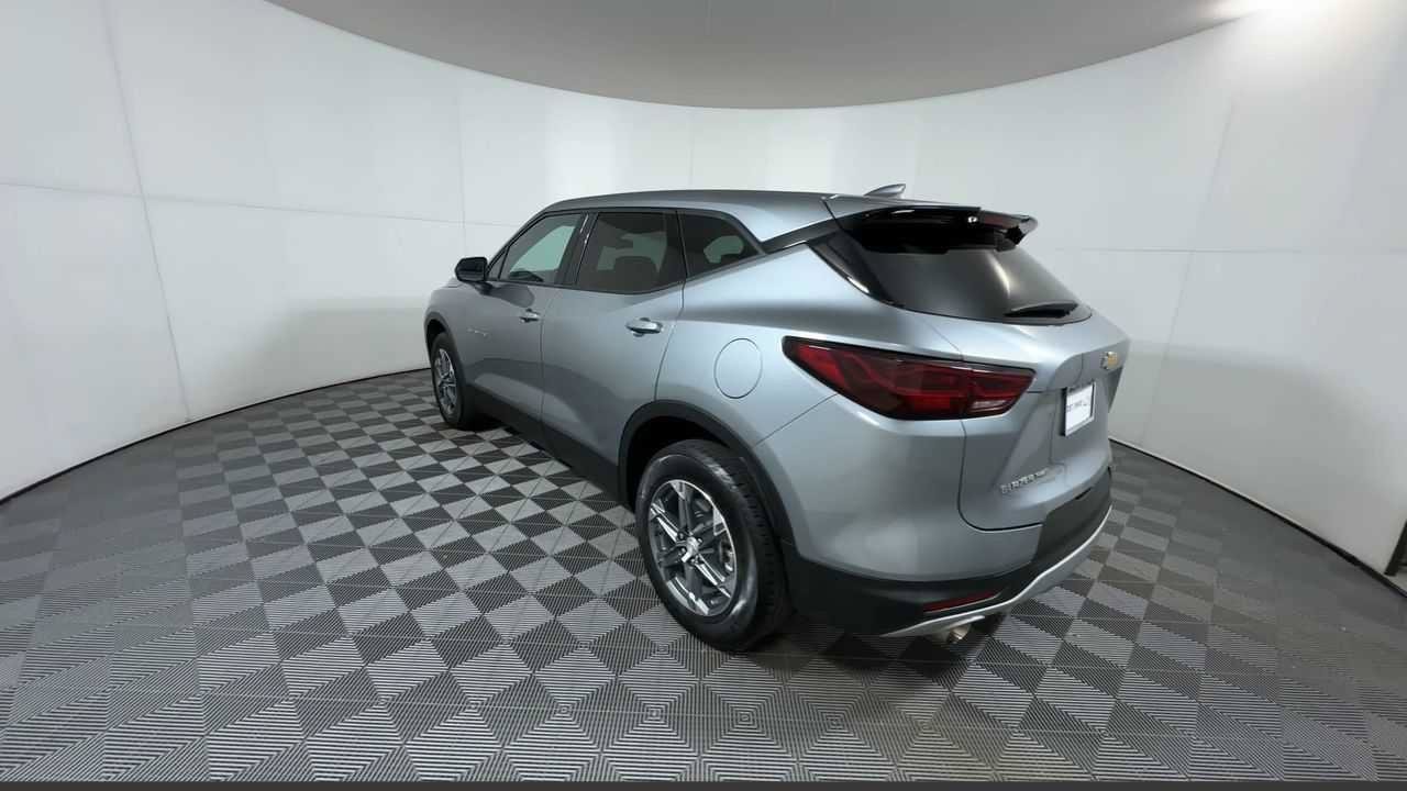 Certified 2025 Chevrolet Blazer LT AWD/4WD image 7