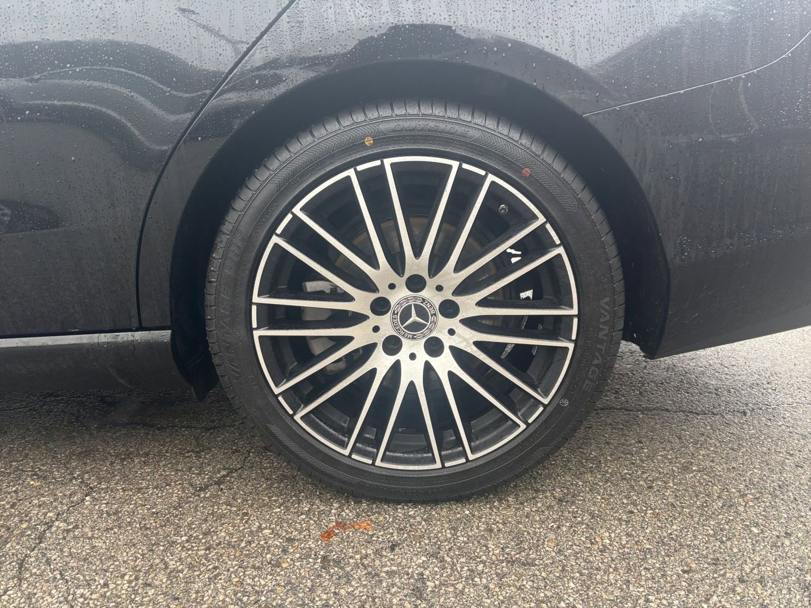 Used 2024 Mercedes-Benz C 300 Sedan image 31