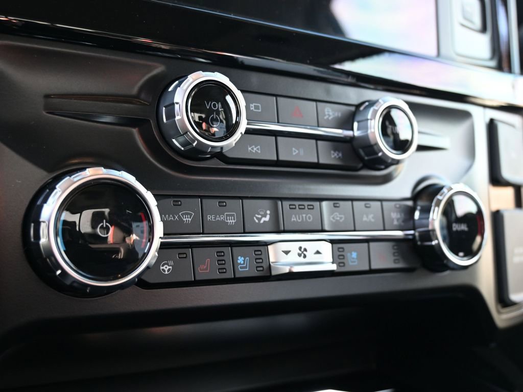 New 2026 Ford F250 Lariat w/ Black Appearance Package image 26