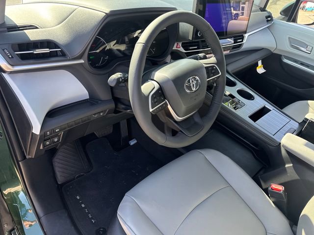 New 2026 Toyota Sienna XLE image 17