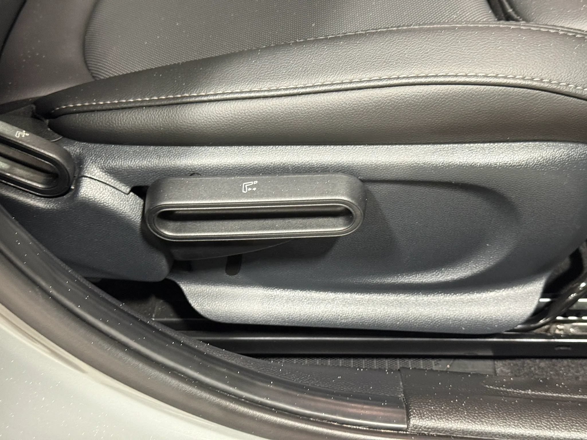 Used 2019 MINI Cooper S w/ Signature Upholstery Package FWD image 52