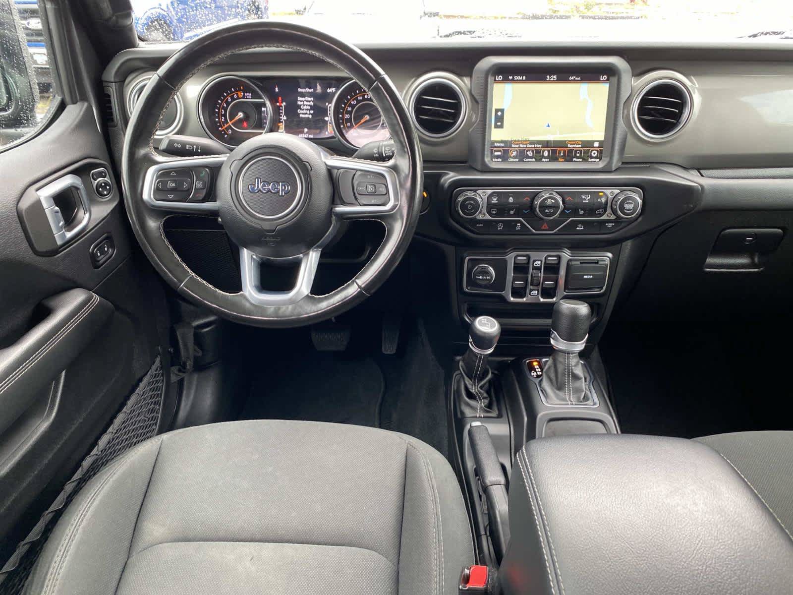 Used 2022 Jeep Gladiator Overland w/ Cold Weather Group AWD/4WD image 14
