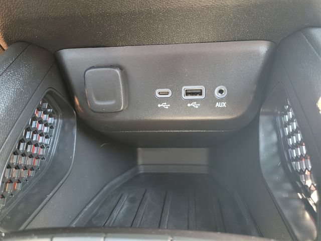 Used 2023 Chevrolet TrailBlazer RS w/ Convenience Package AWD/4WD image 24