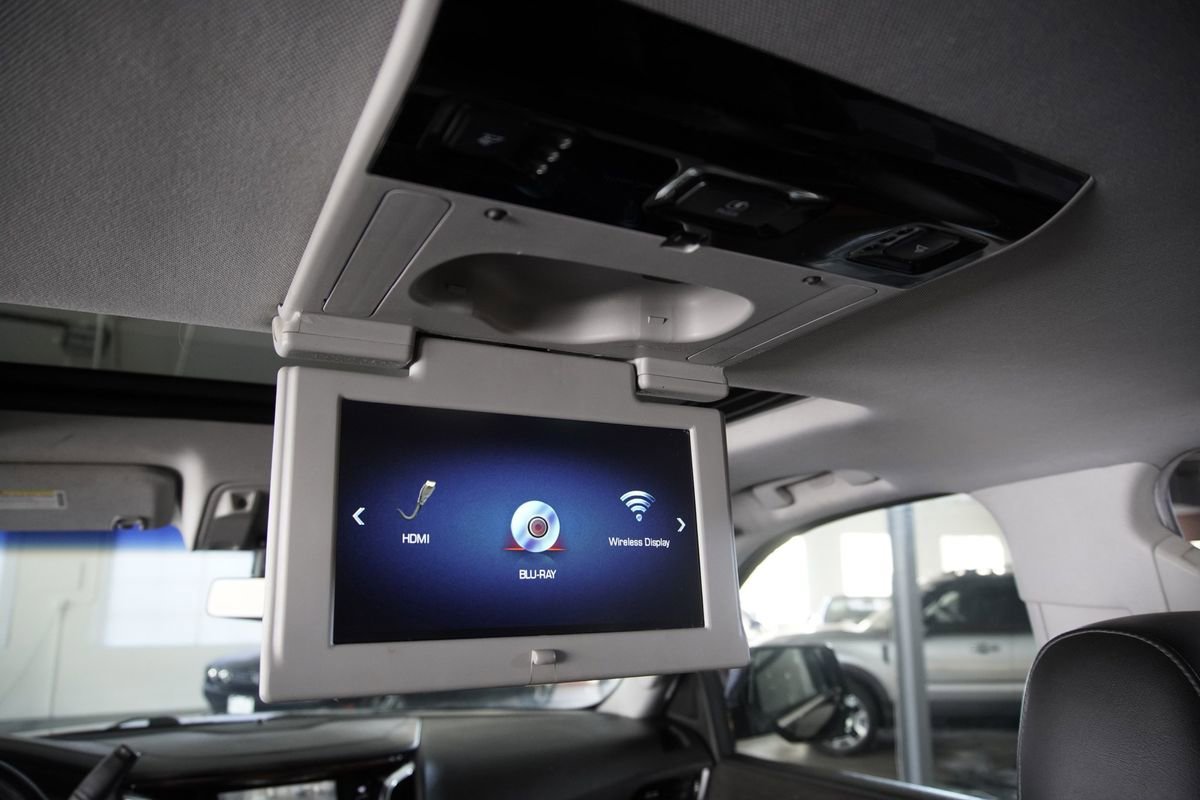 Used 2017 Cadillac Escalade Premium Luxury image 14