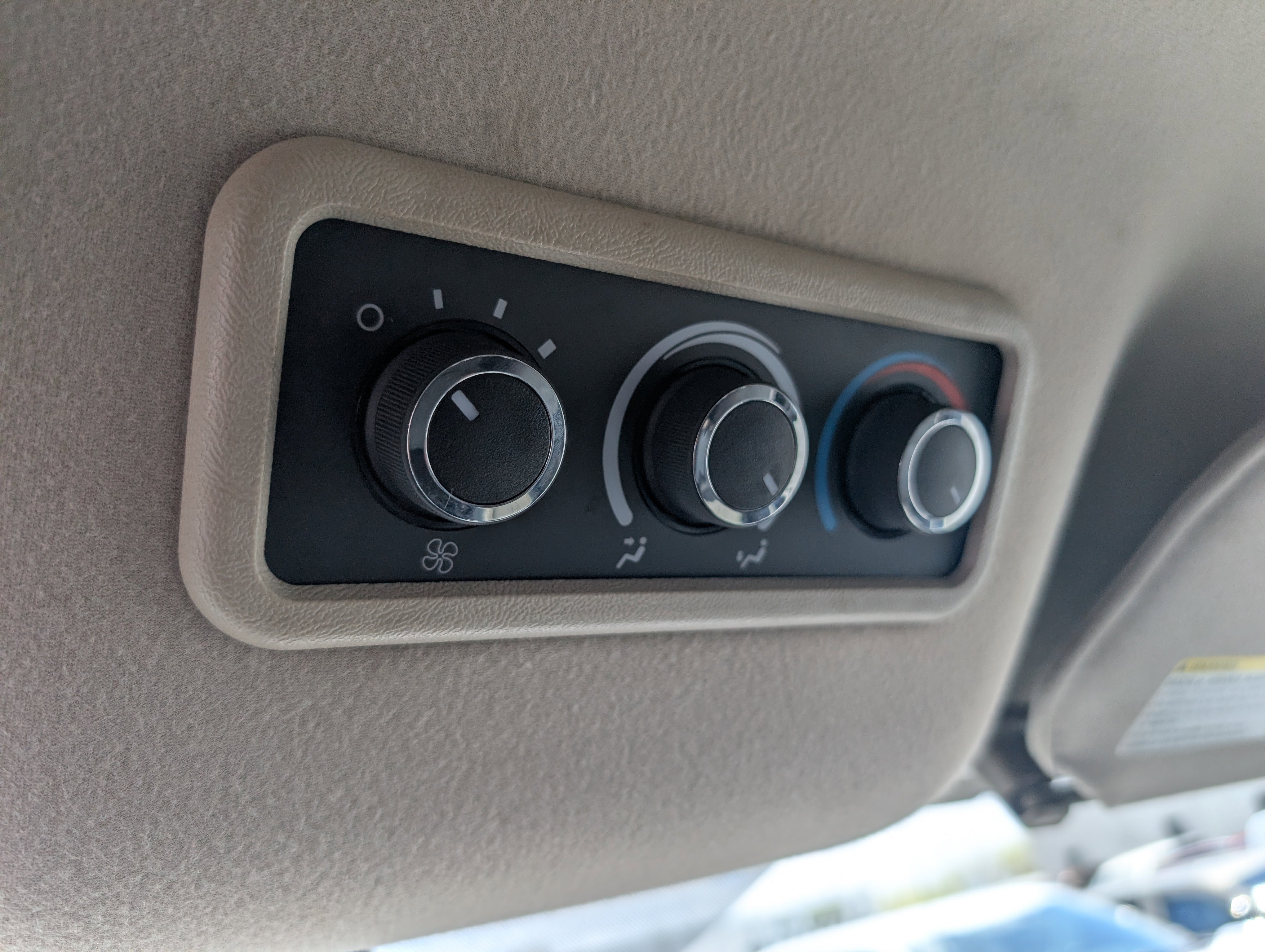 Used 2018 Chevrolet Express 3500 LS RWD image 18