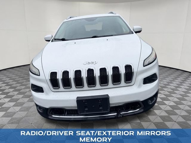 Used 2016 Jeep Cherokee Limited w/ Luxury Group AWD/4WD image 8