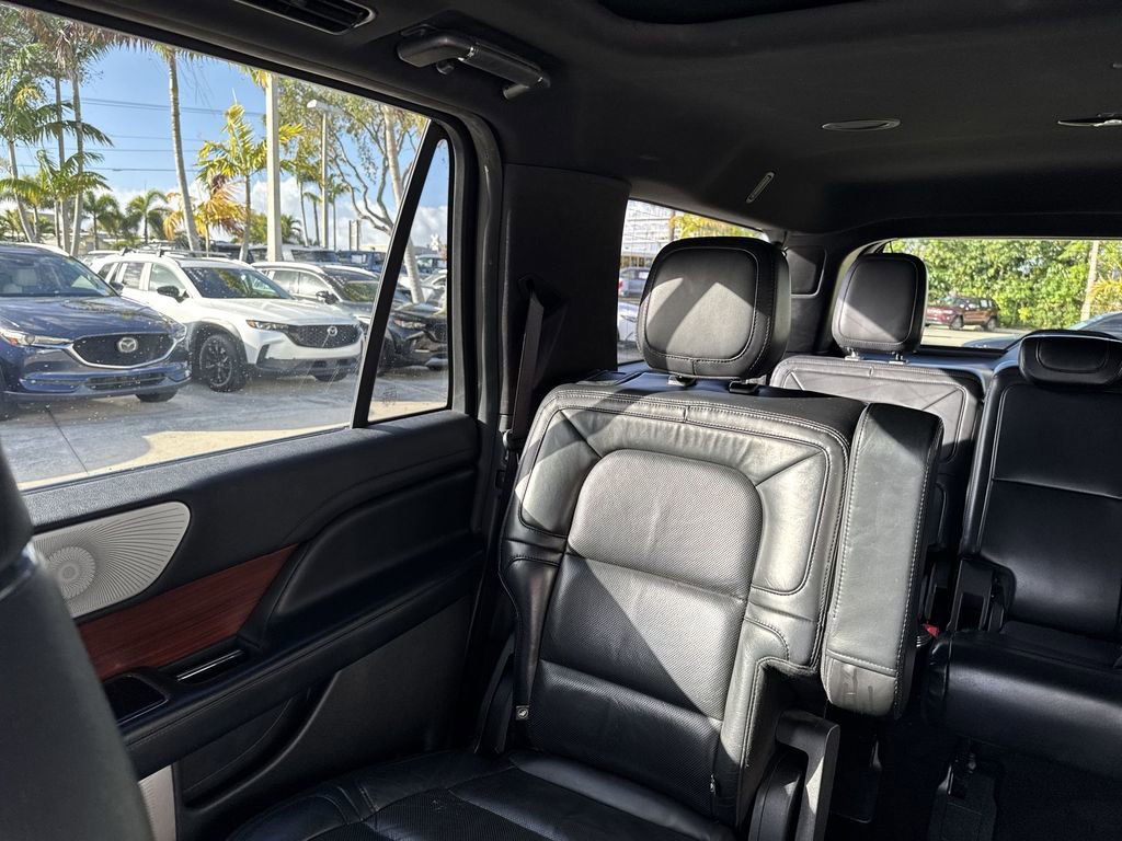 Used 2020 Lincoln Navigator L Reserve w/ Luxury Package AWD/4WD image 17