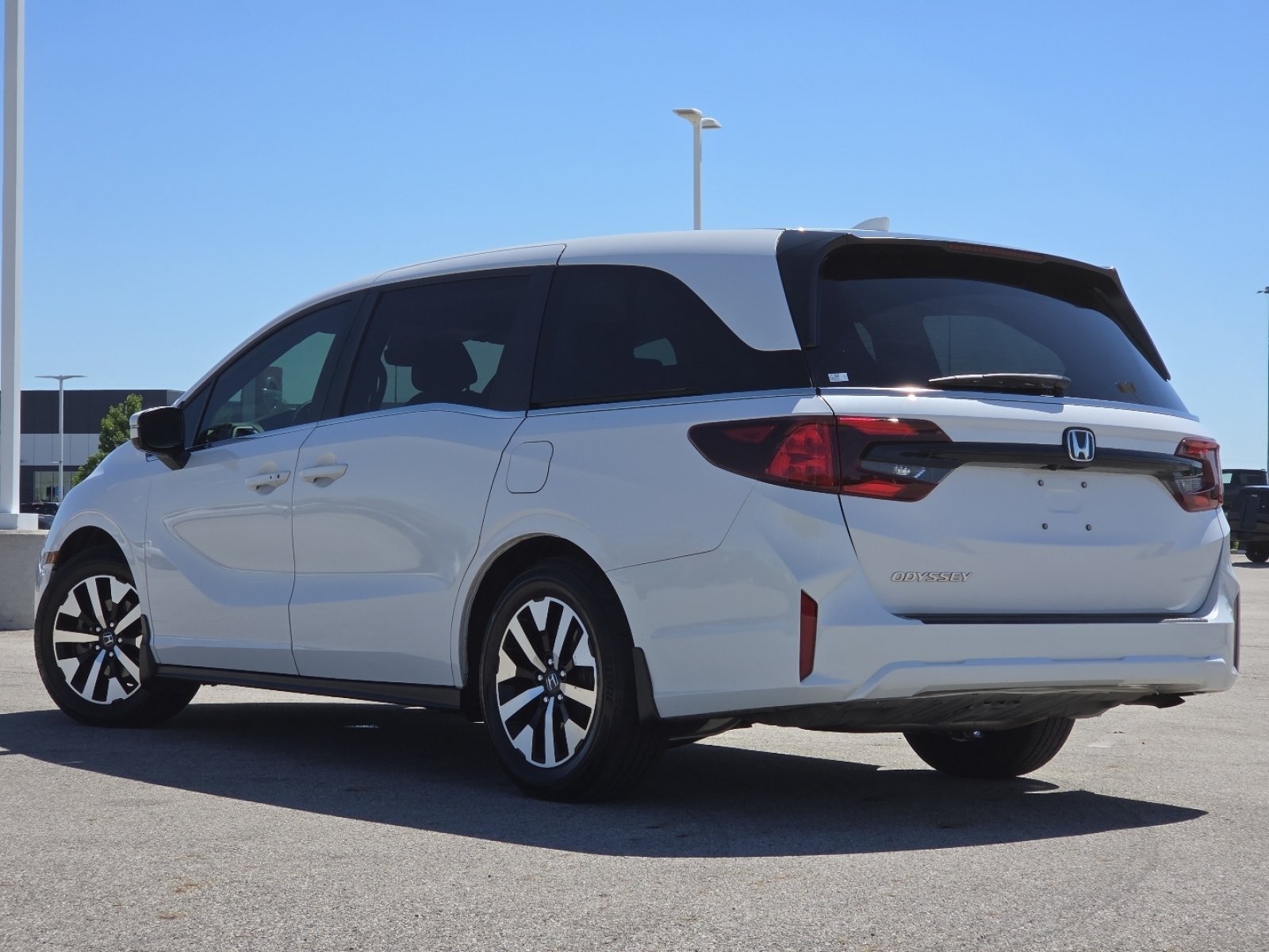 Used 2025 Honda Odyssey EX-L image 16