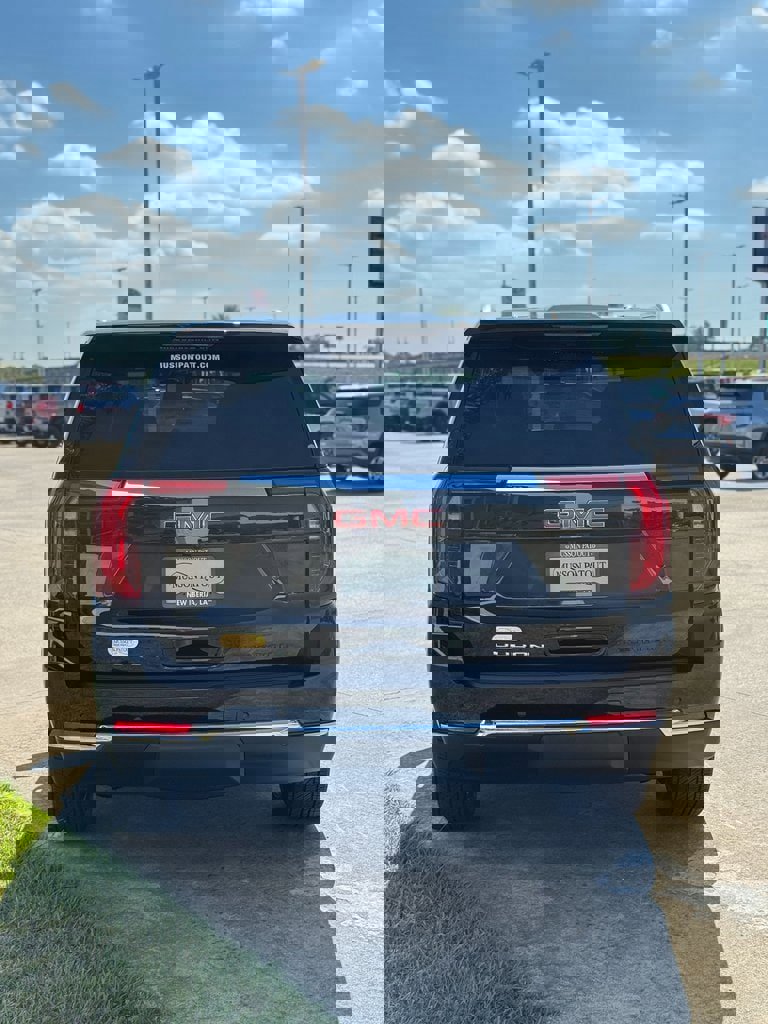 New 2026 GMC Yukon Elevation image 7
