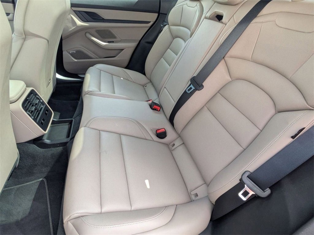 Used 2021 Porsche Taycan 4S image 31