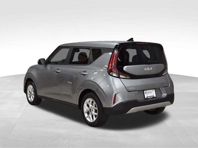 Used 2025 Kia Soul LX w/ LX Technology Package FWD image 7