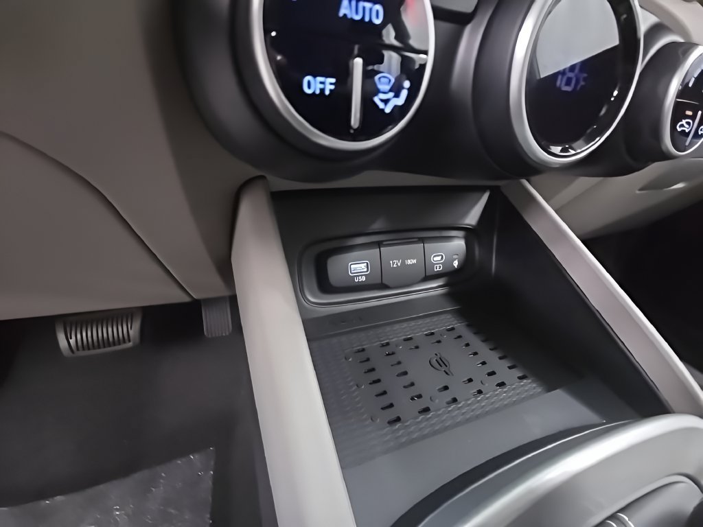 New 2026 Hyundai Venue SEL FWD image 35