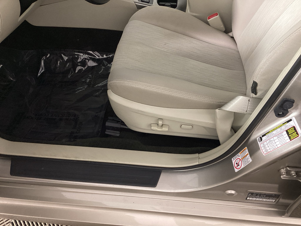 Used 2014 Subaru Legacy 2.5i Premium w/ Moonroof Package AWD/4WD image 15