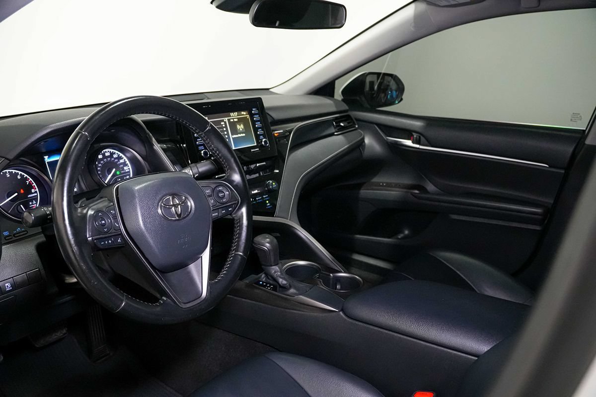 Used 2021 Toyota Camry SE FWD image 16