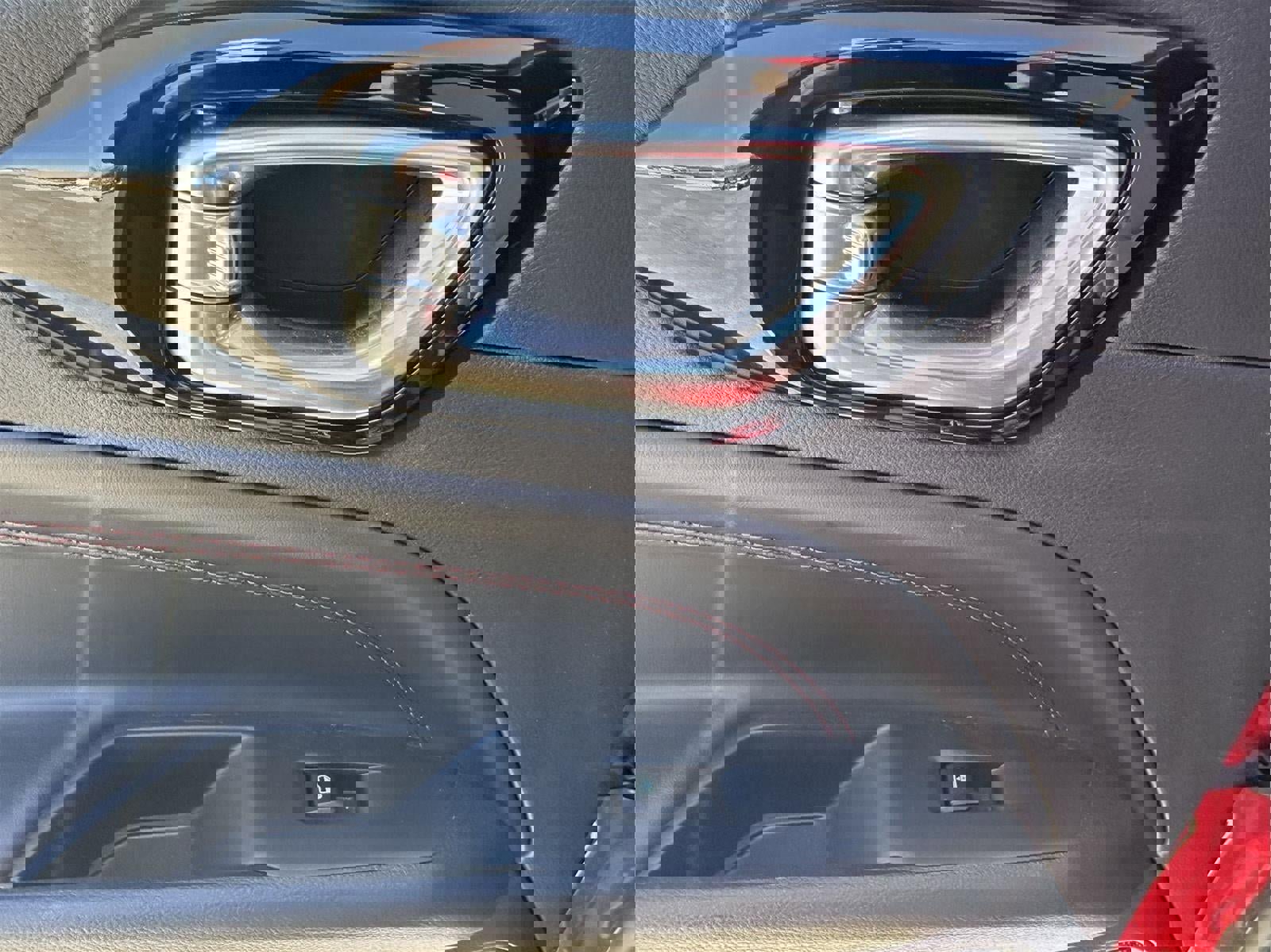 Used 2025 Jeep Compass Trailhawk image 39