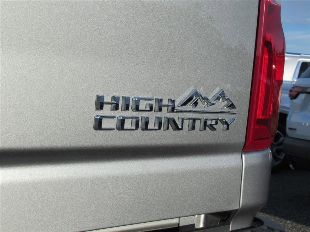 Used 2024 Chevrolet Silverado 2500 High Country w/ Technology Package image 9