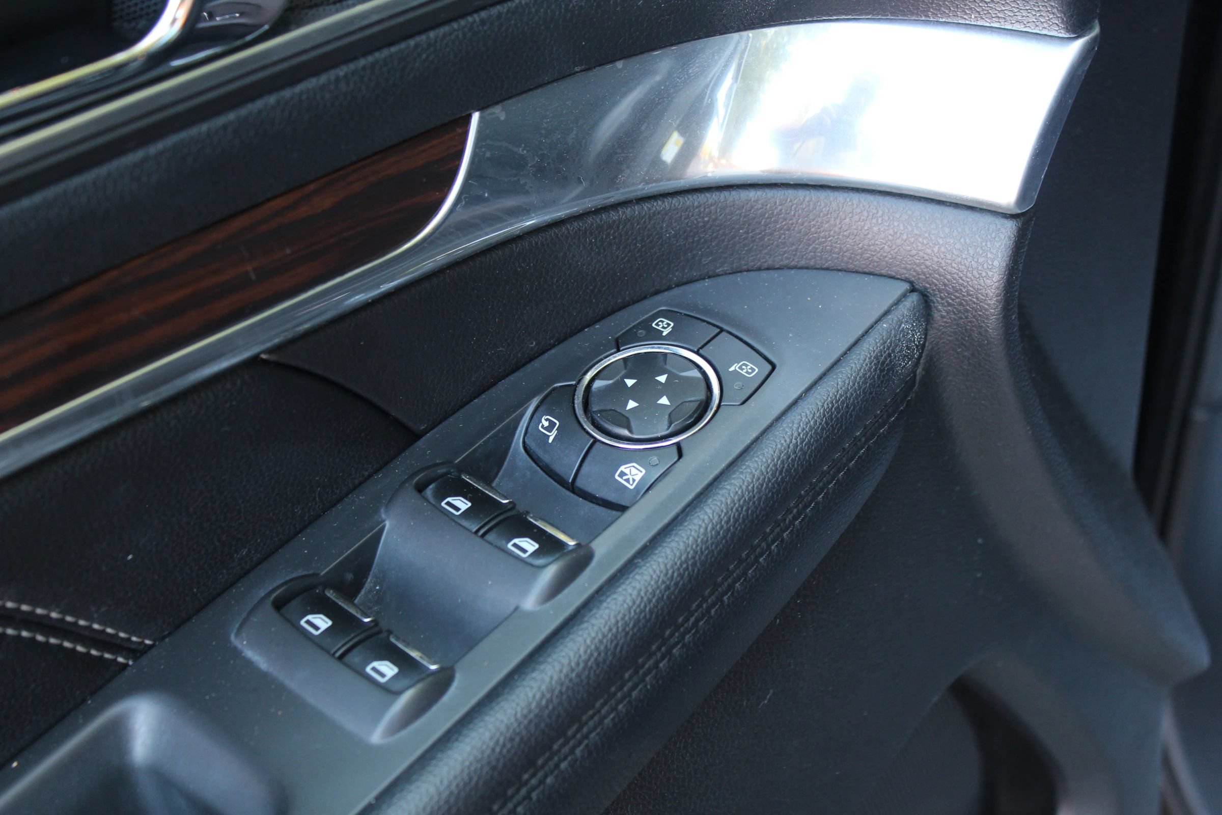 Used 2016 Ford Explorer Limited AWD/4WD image 26