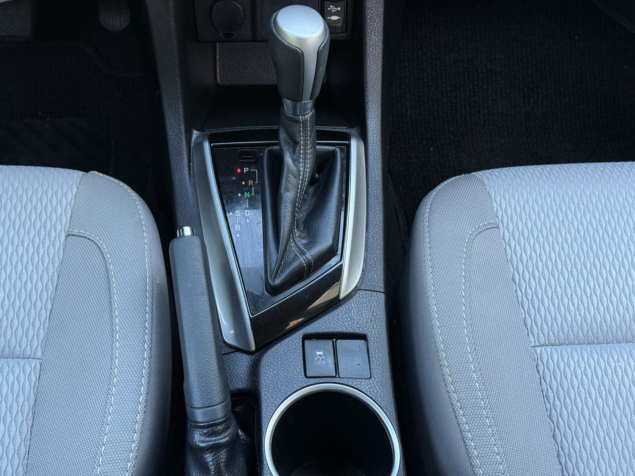 Used 2016 Toyota Corolla LE FWD image 27