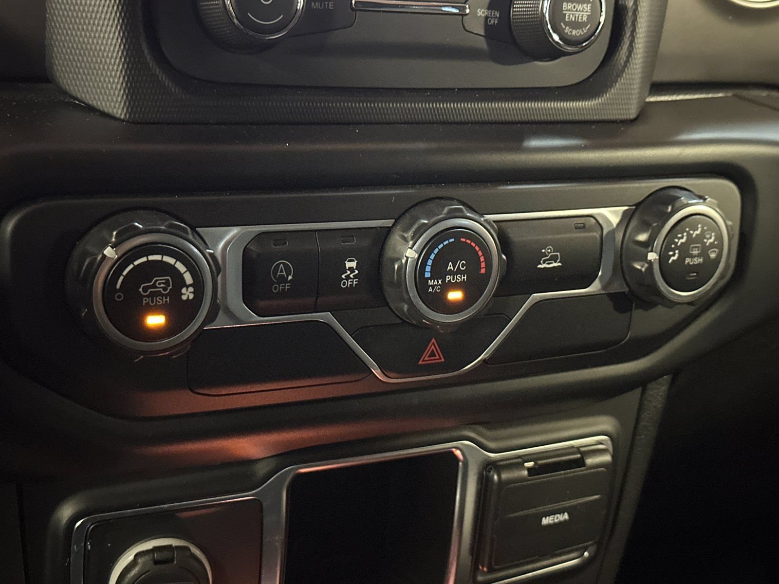 Certified 2021 Jeep Wrangler Sport AWD/4WD image 17