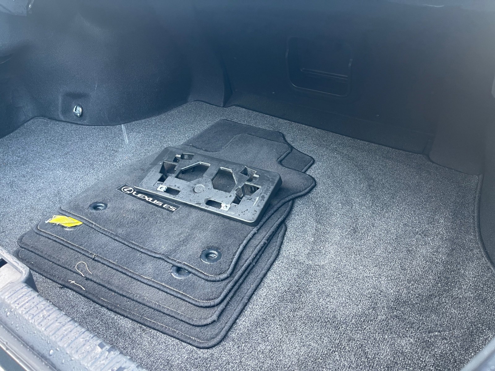 Used 2023 Lexus ES 300h w/ Premium Package image 18