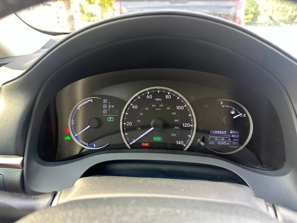 Used 2017 Lexus CT 200h w/ Accessory Package 2 FWD image 3