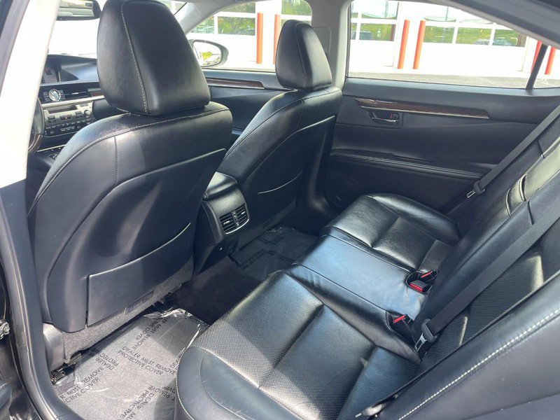 Used 2013 Lexus ES 350 w/ Luxury Pkg FWD image 17
