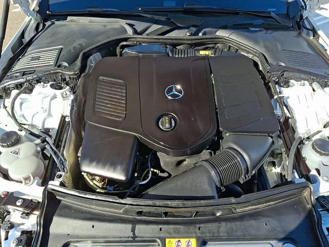 Used 2025 Mercedes-Benz C 300 4MATIC Sedan image 32